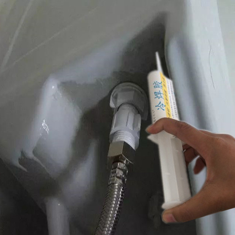 马桶瓷体有裂缝漏水怎么修复呢(马桶瓷体有裂缝漏水怎么修复呢图片)