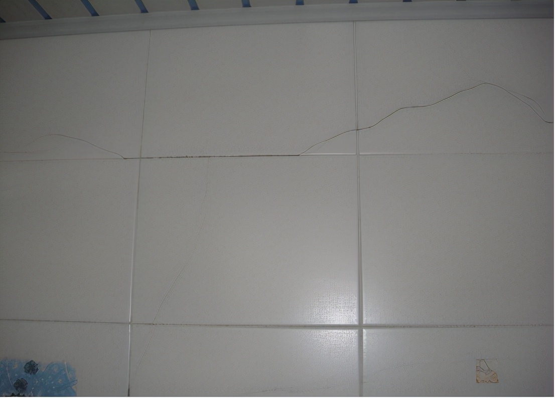 瓷砖破损如何修补(瓷砖破损如何修补好)